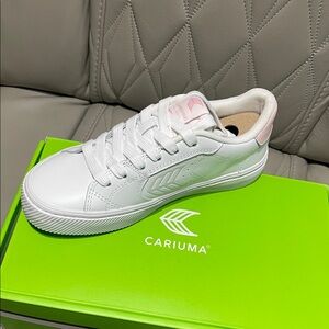 Cariuma SALVAS ICE LOGO Rose White Leather Low-Top Sneaker with Pink Heel